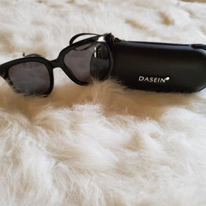 Dasein Sunglasses with case